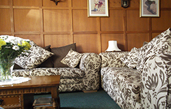 comfortable lounge area at tudor court falmouth